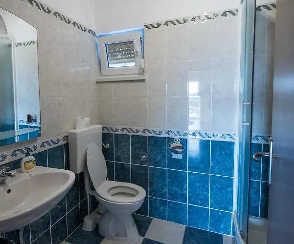 Деревянный коттедж Dubis House