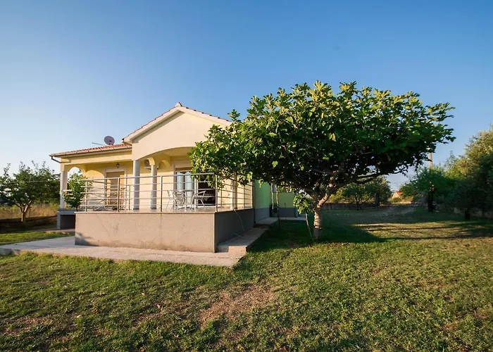 Dubis House Деревянный коттедж Задар