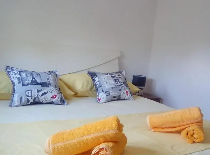 Деревянный коттедж Dubis House *